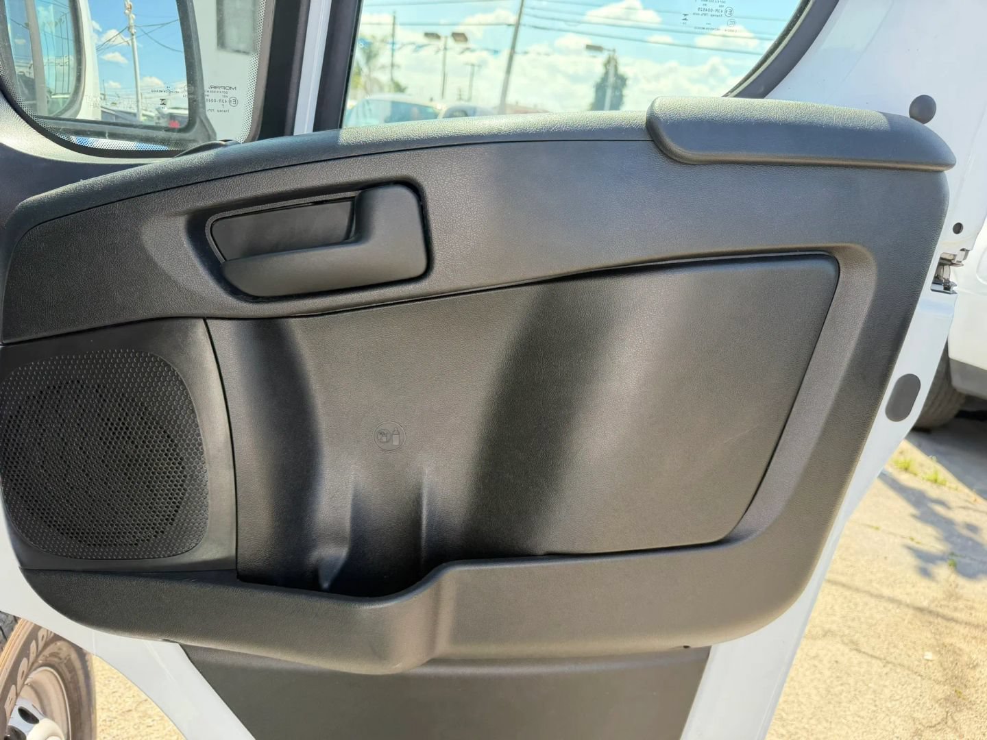 Used 2025 RAM ProMaster 2500 w/ U-Haul Equipment Group FWD image 14