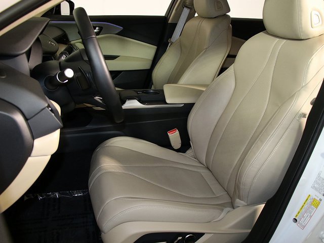 Certified 2025 Acura TLX w/ Technology Package image 4