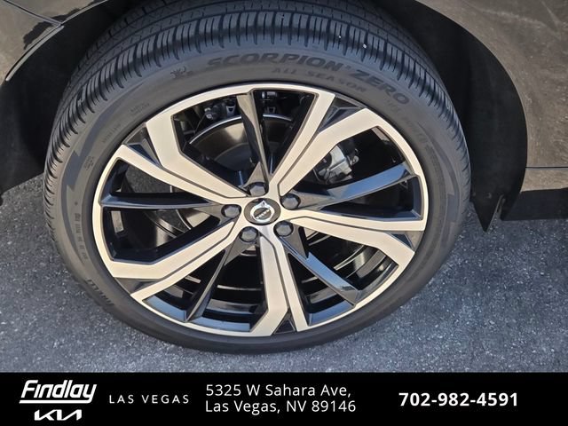 Used 2023 Volvo XC60 B5 Ultimate w/ Protection Package Premier FWD image 12