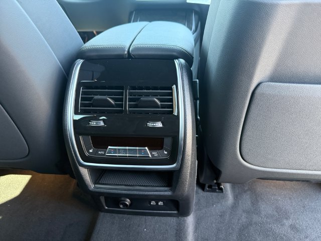 New 2027 BMW X7 xDrive40i w/ M Sport Package AWD/4WD image 19