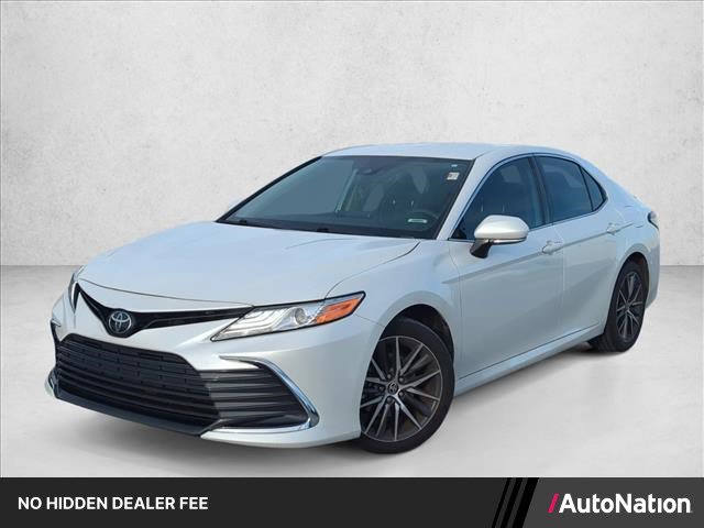 Used 2023 Toyota Camry XLE FWD image 1