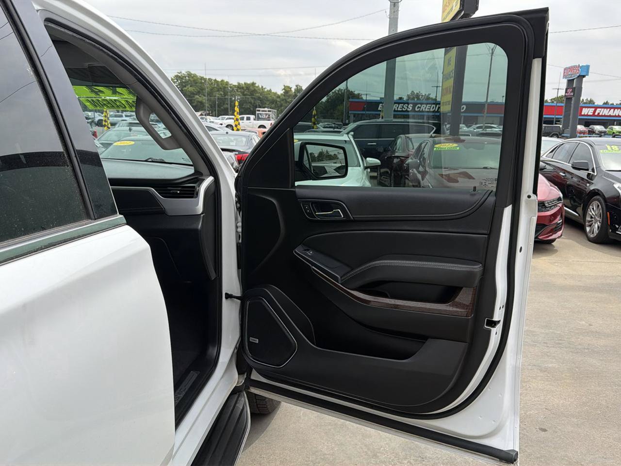 Used 2020 GMC Yukon SLT w/ Open Road Package AWD/4WD image 29