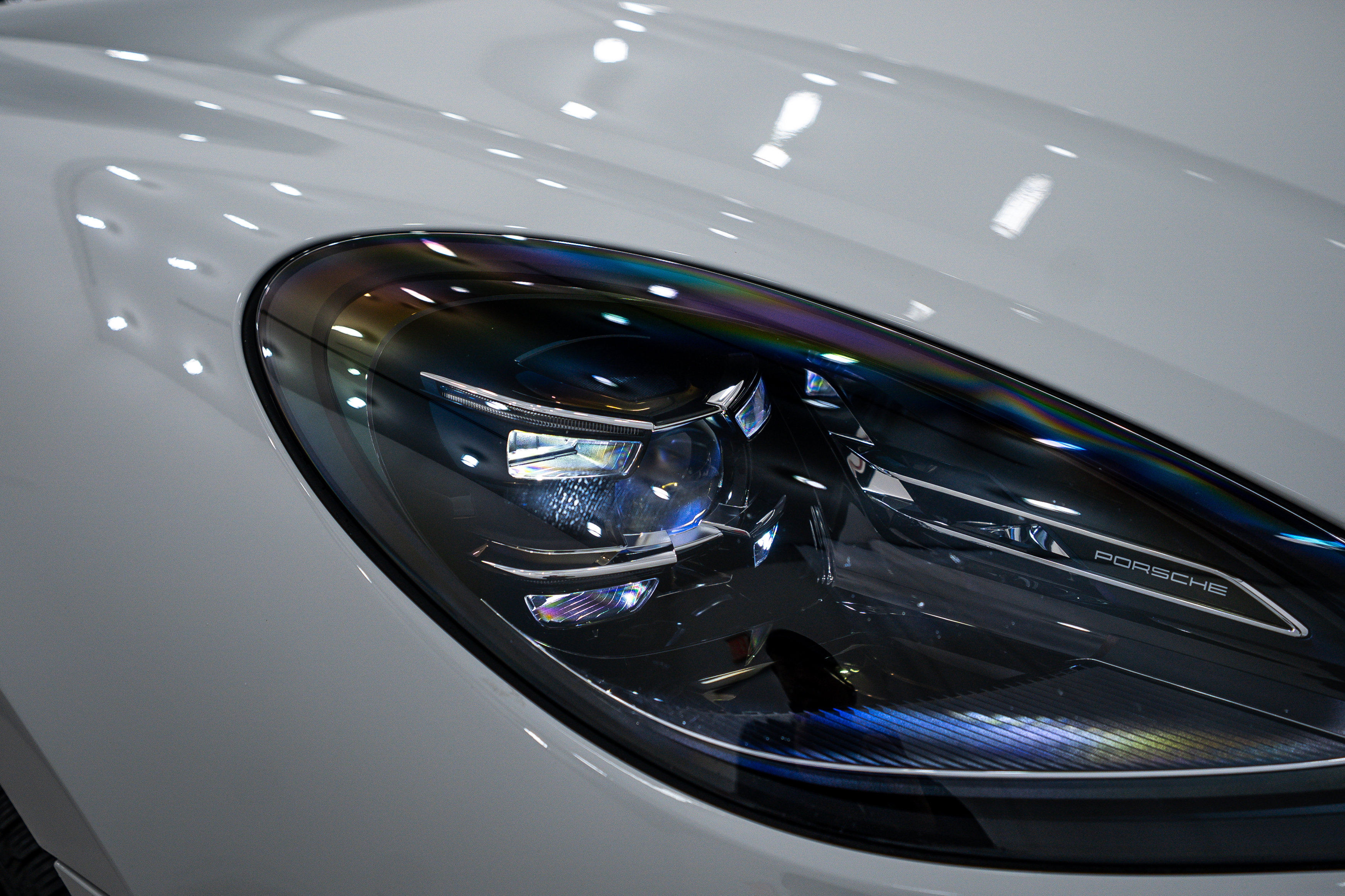 Certified 2025 Porsche Macan image 11