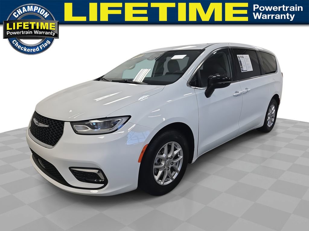 Used 2024 Chrysler Pacifica Touring-L FWD image 1
