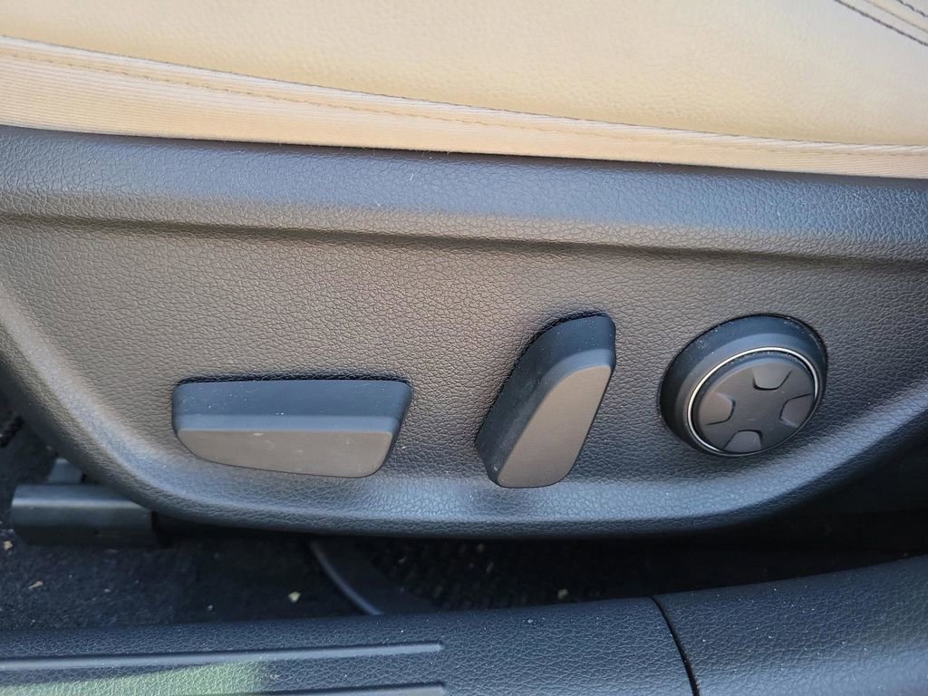 Used 2022 Genesis G70 2.0T w/ Prestige Package image 15