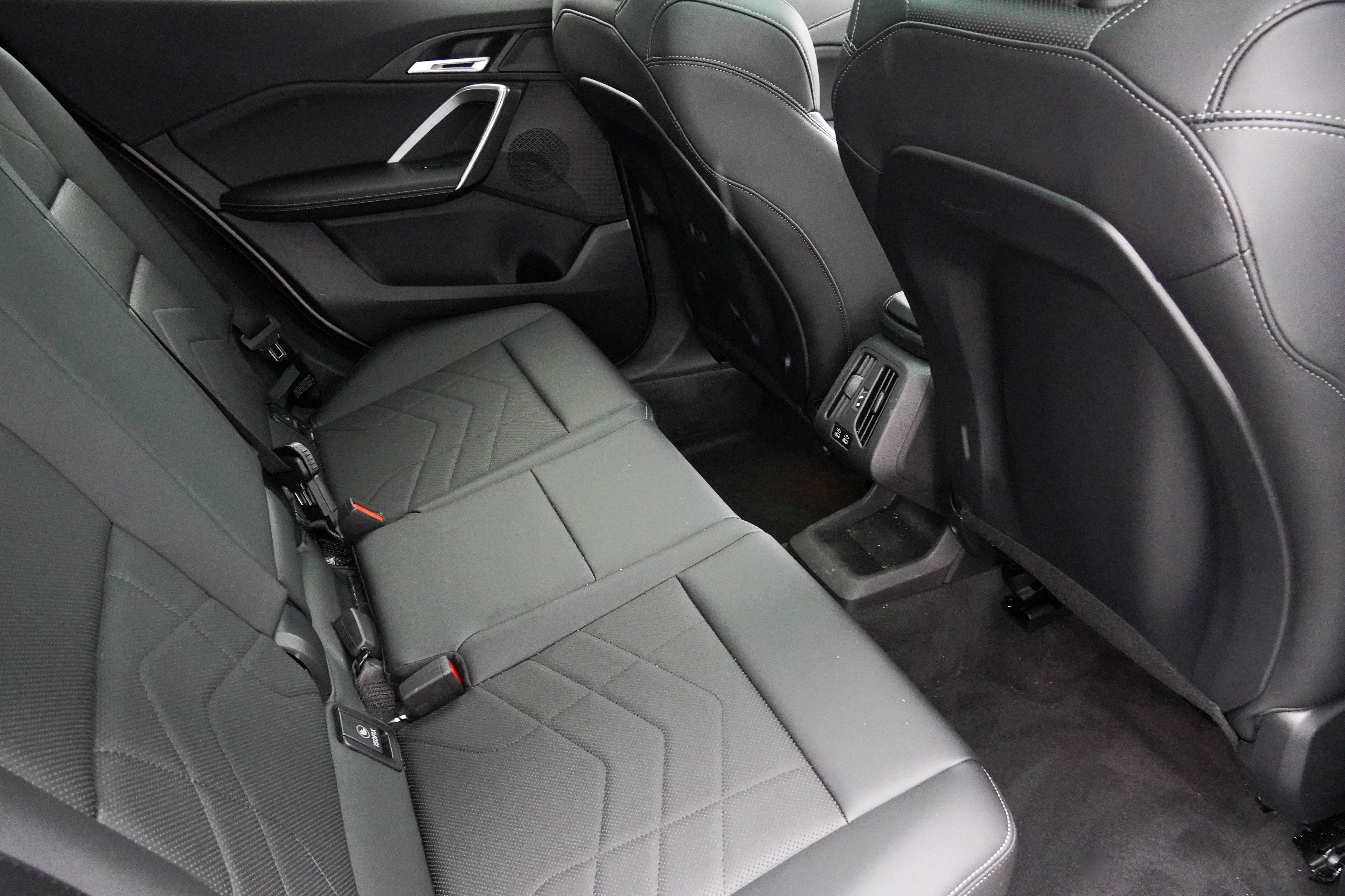 Used 2026 BMW X2 xDrive28i w/ Technology Package image 32