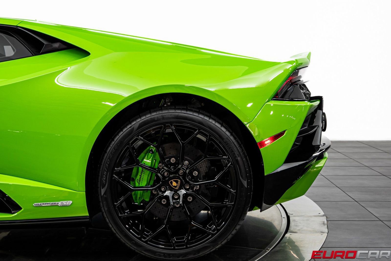 Used 2023 Lamborghini Huracan EVO image 14