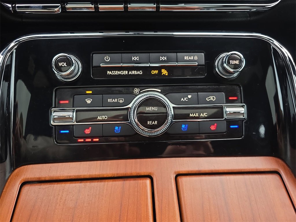 Used 2019 Lincoln Navigator L Reserve image 23
