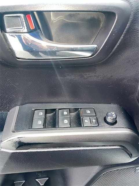 Used 2020 Toyota Tacoma SR image 8