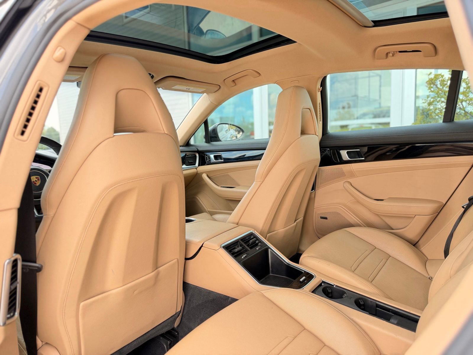 Used 2018 Porsche Panamera 4 image 27