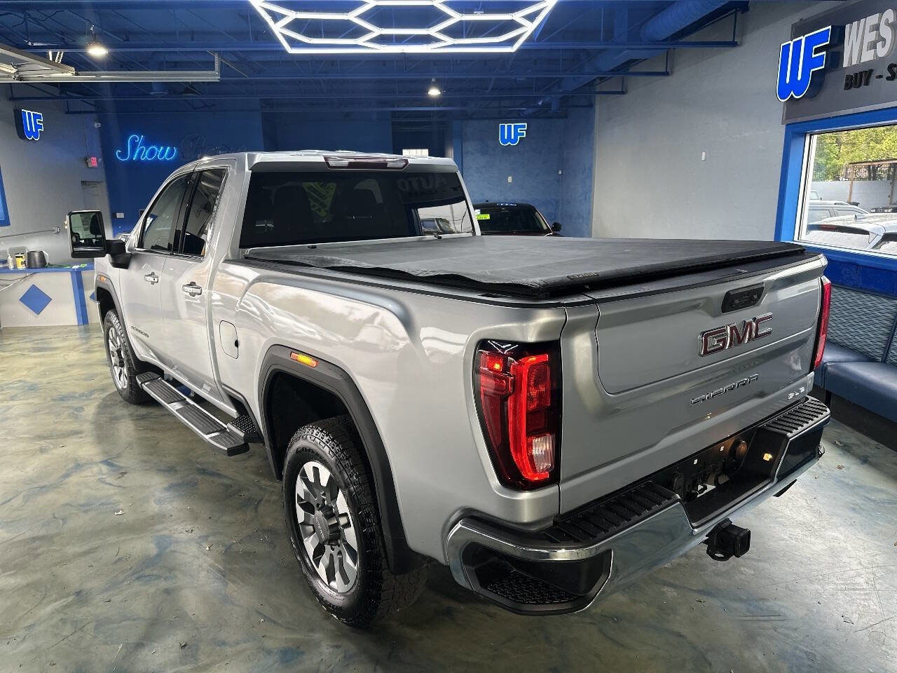 Used 2021 GMC Sierra 2500 SLE w/ SLE Value Package; image 14