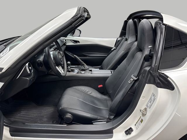 Used 2021 MAZDA MX-5 Miata RF Grand Touring RWD image 9