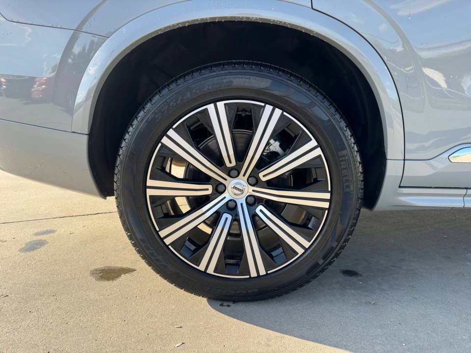 Used 2025 Volvo XC90 B5 Core image 23