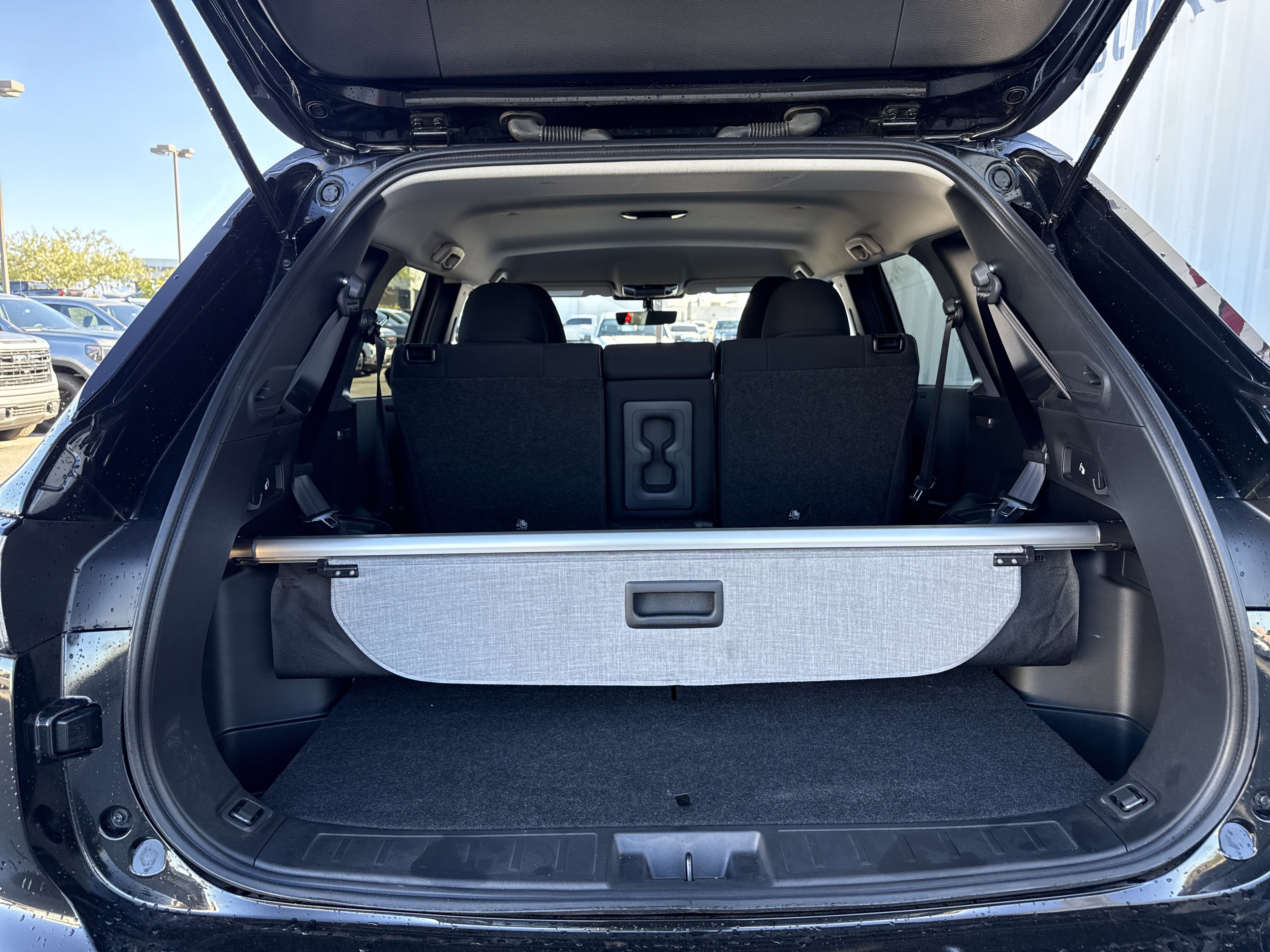 Used 2025 Mitsubishi Outlander ES image 14