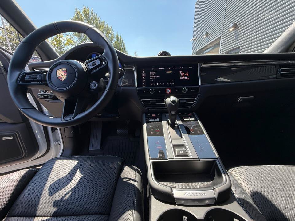 Certified 2026 Porsche Macan Turbo AWD/4WD image 16
