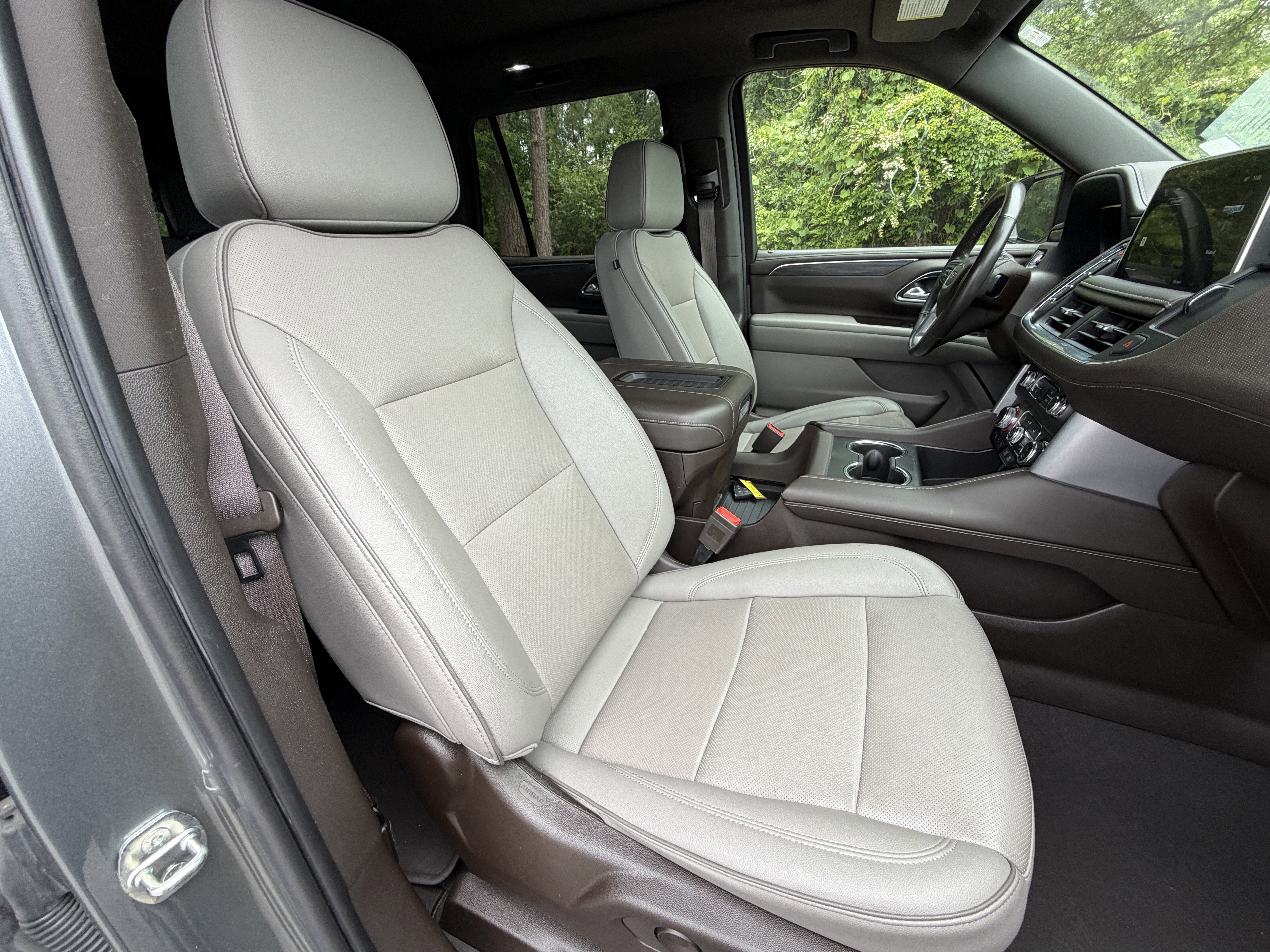 Used 2022 GMC Yukon SLT w/ SLT Luxury Package RWD image 13
