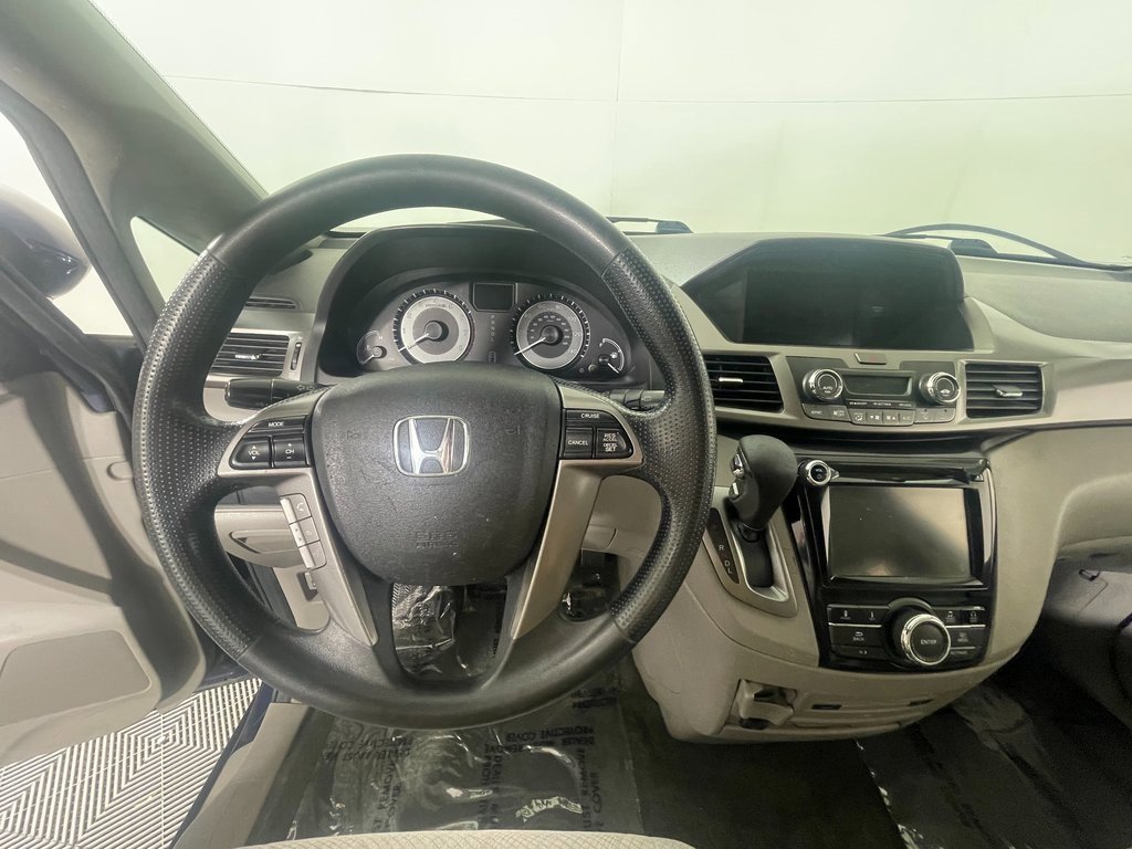 Used 2016 Honda Odyssey SE image 15