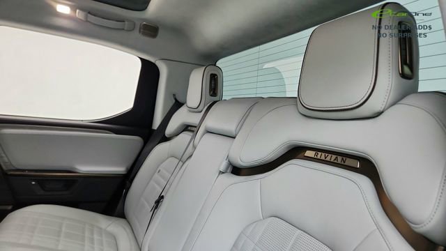 Used 2025 Rivian R1T Premium AWD/4WD image 30