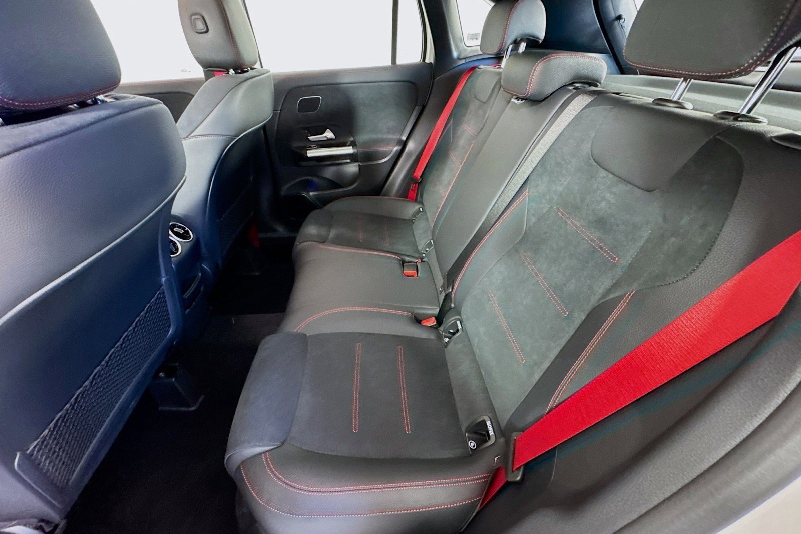 New 2025 Mercedes-Benz GLA 35 AMG 4MATIC image 22