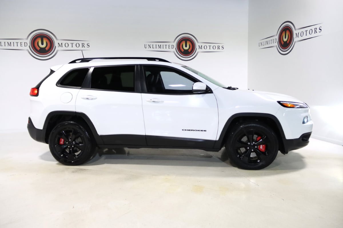 Used 2017 Jeep Cherokee High Altitude AWD/4WD image 28