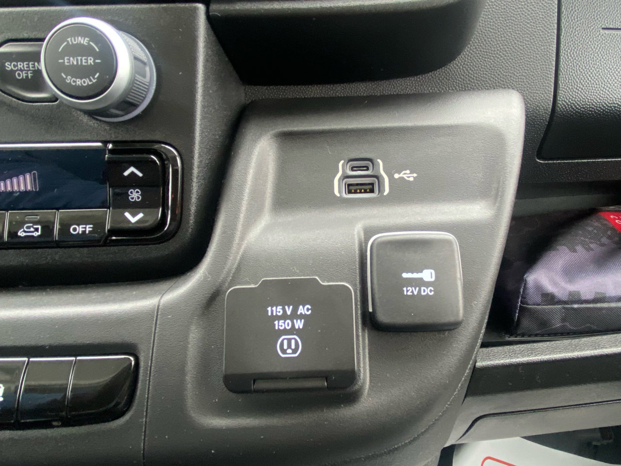 Used 2023 RAM ProMaster 1500 w/ Convenience Group image 32