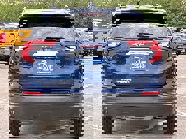 Used 2022 GMC Terrain SLE w/ Driver Convenience Package image 5