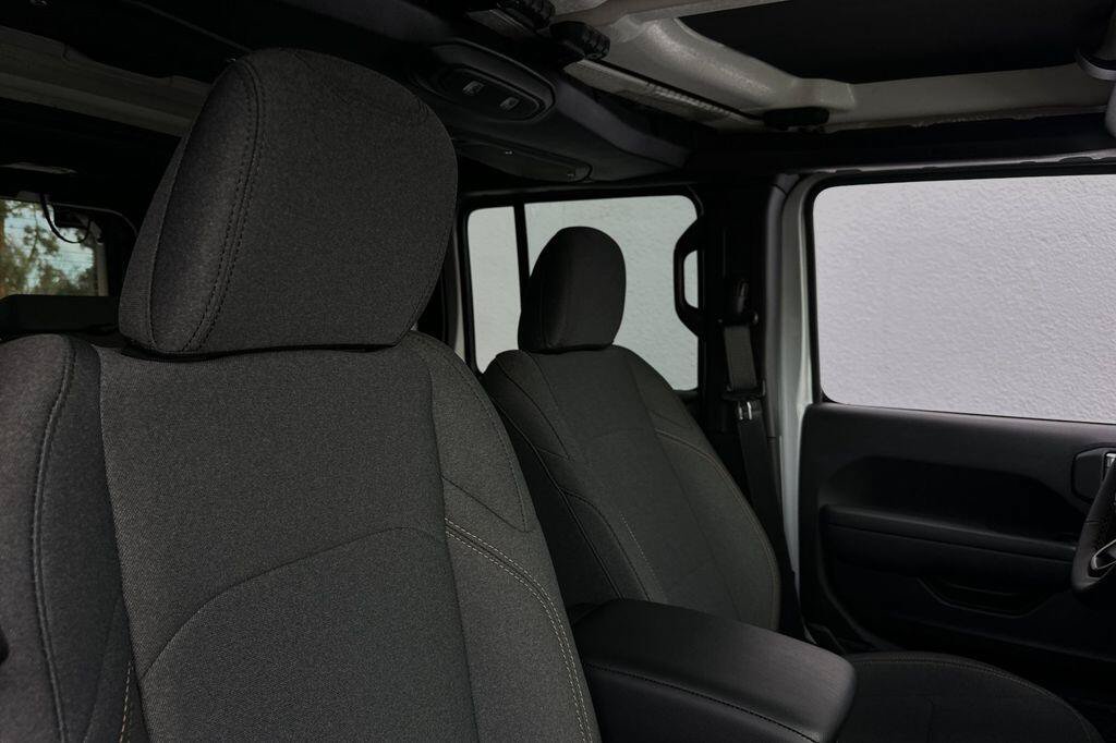 New 2024 Jeep Wrangler Unlimited w/ Convenience Group AWD/4WD image 13