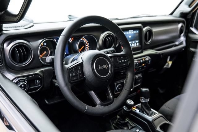 Used 2023 Jeep Gladiator Sport AWD/4WD image 39