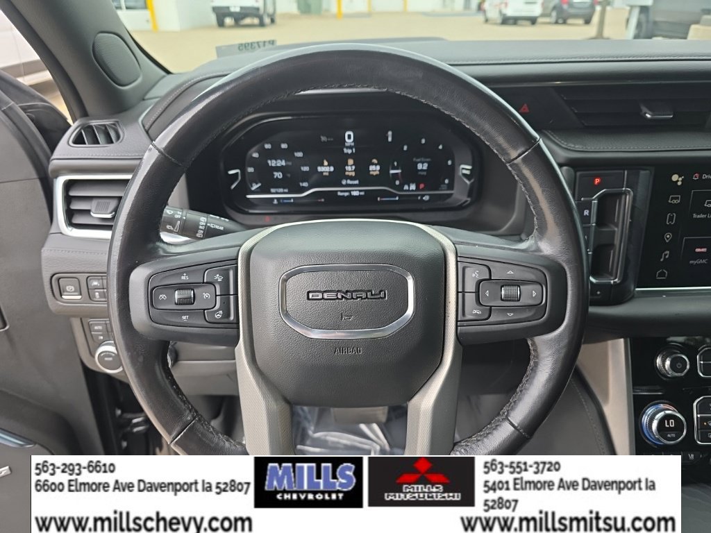 Used 2022 GMC Yukon XL Denali AWD/4WD image 9