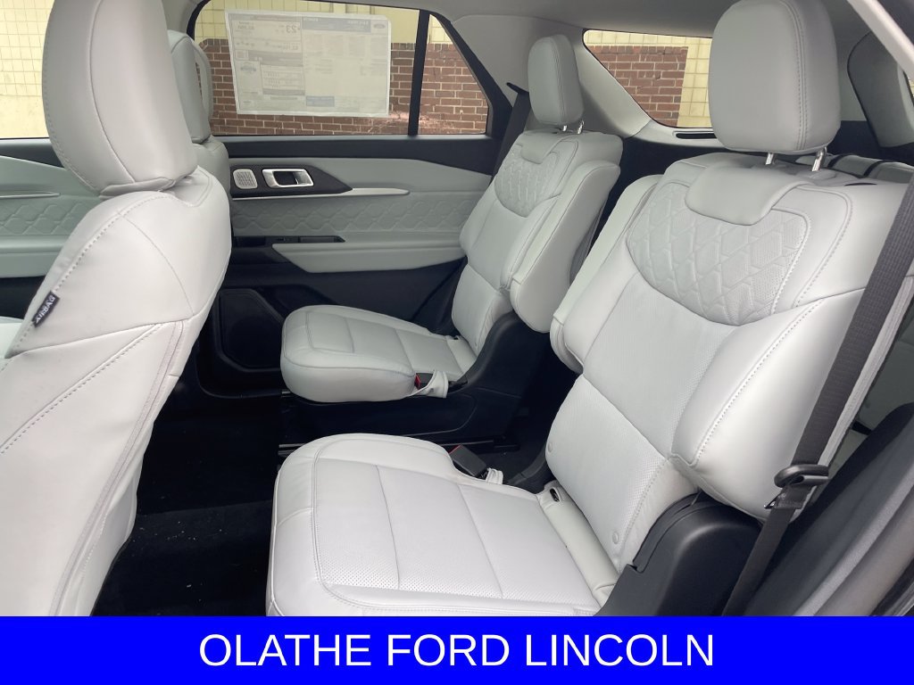 New 2026 Ford Explorer Platinum w/ LUX Leather Package AWD/4WD image 16