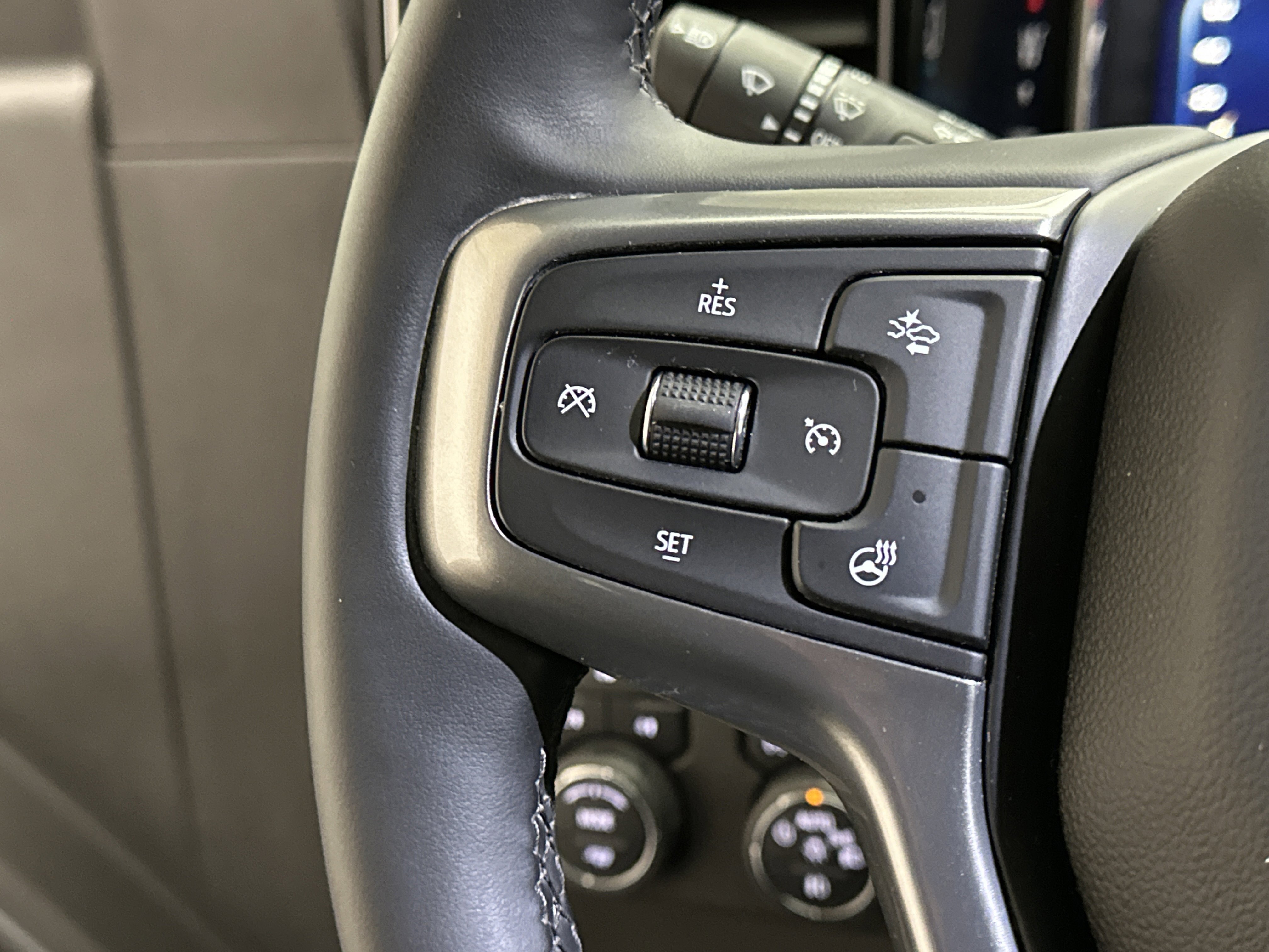 Used 2025 Chevrolet Silverado 2500 LT w/ Convenience Package image 28