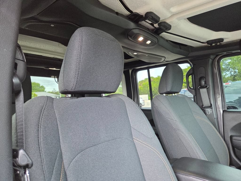 Used 2024 Jeep Wrangler Unlimited Sport AWD/4WD image 16
