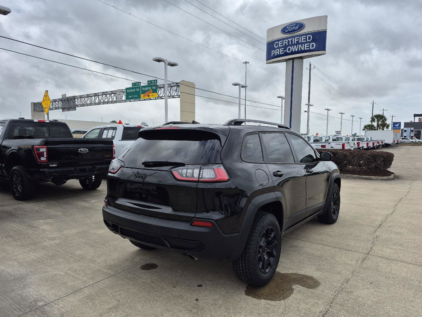 Used 2022 Jeep Cherokee Latitude AWD/4WD image 14