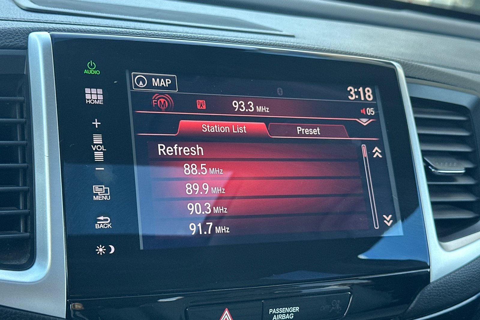 Used 2016 Honda Pilot Touring image 19