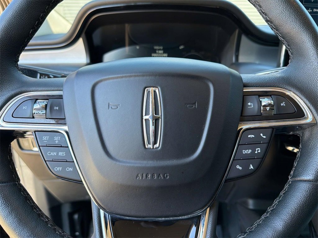 Used 2022 Lincoln Nautilus FWD image 13