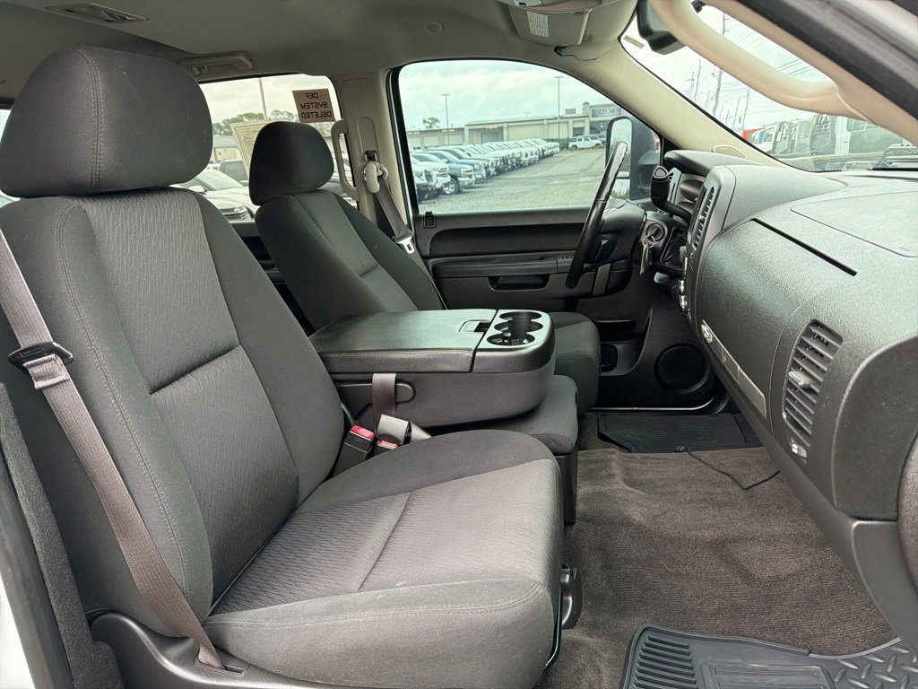 Used 2014 Chevrolet Silverado 2500 LT w/ Texas Edition image 27