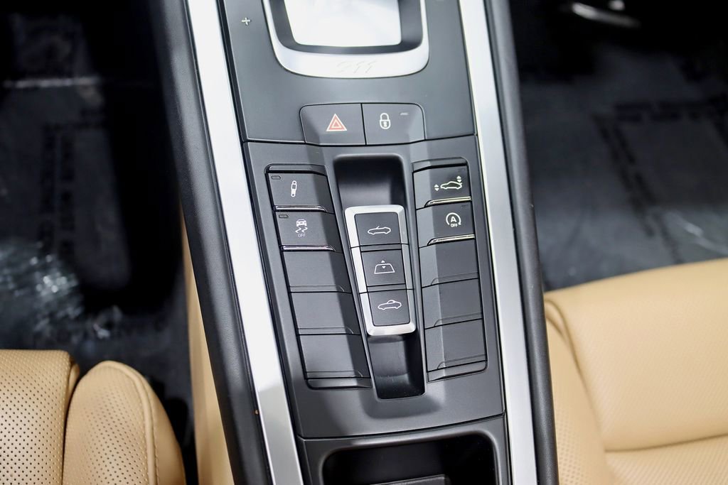 Used 2018 Porsche 911 Turbo image 26