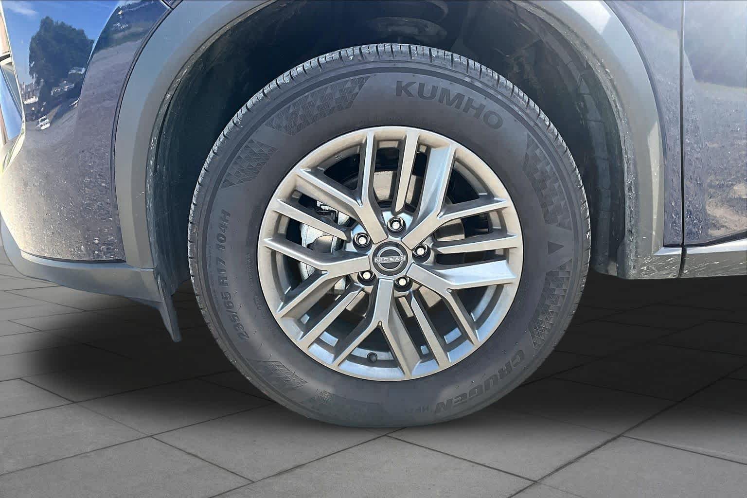 Used 2026 Nissan Rogue SV AWD/4WD image 11