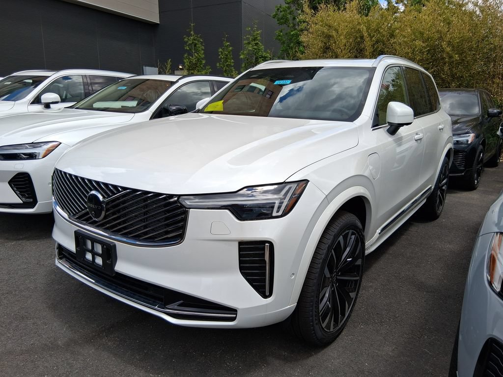 New 2026 Volvo XC90 T8 Plus w/ Protection Package Premier AWD/4WD image 3