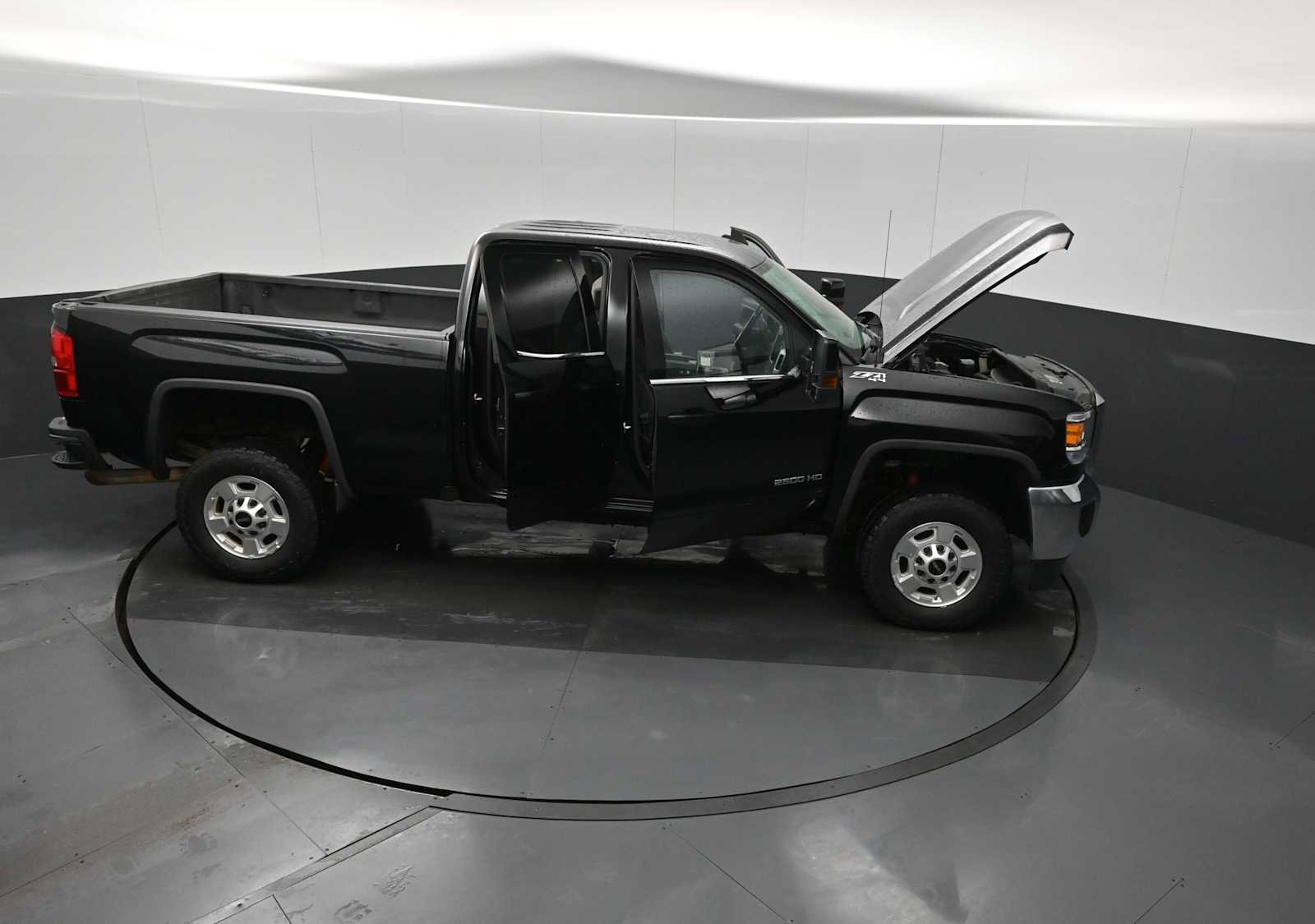 Used 2019 GMC Sierra 2500 SLE w/ Snow Plow Prep Package image 26