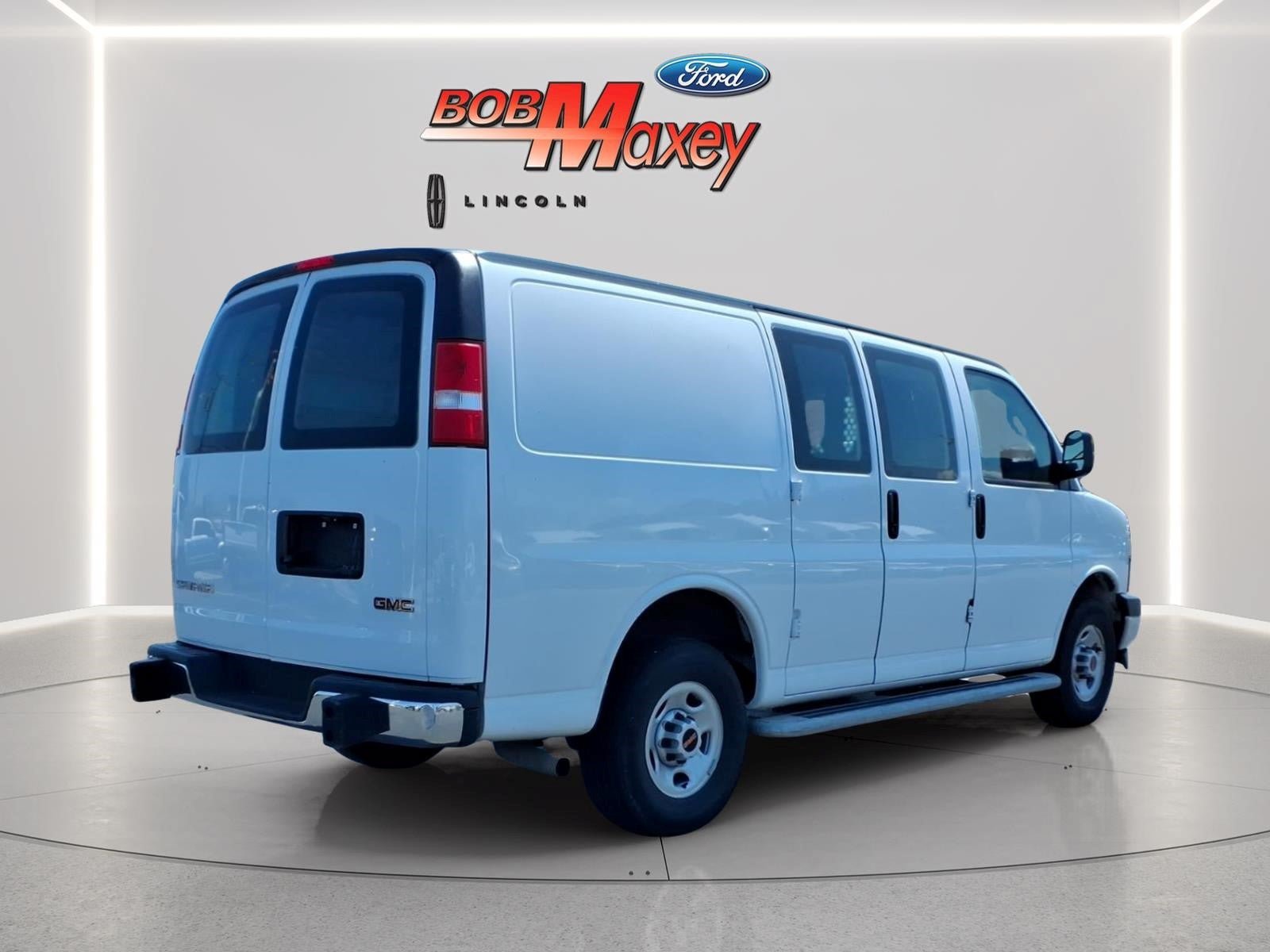 Used 2024 GMC Savana 2500 w/ Driver Convenience Package RWD image 7