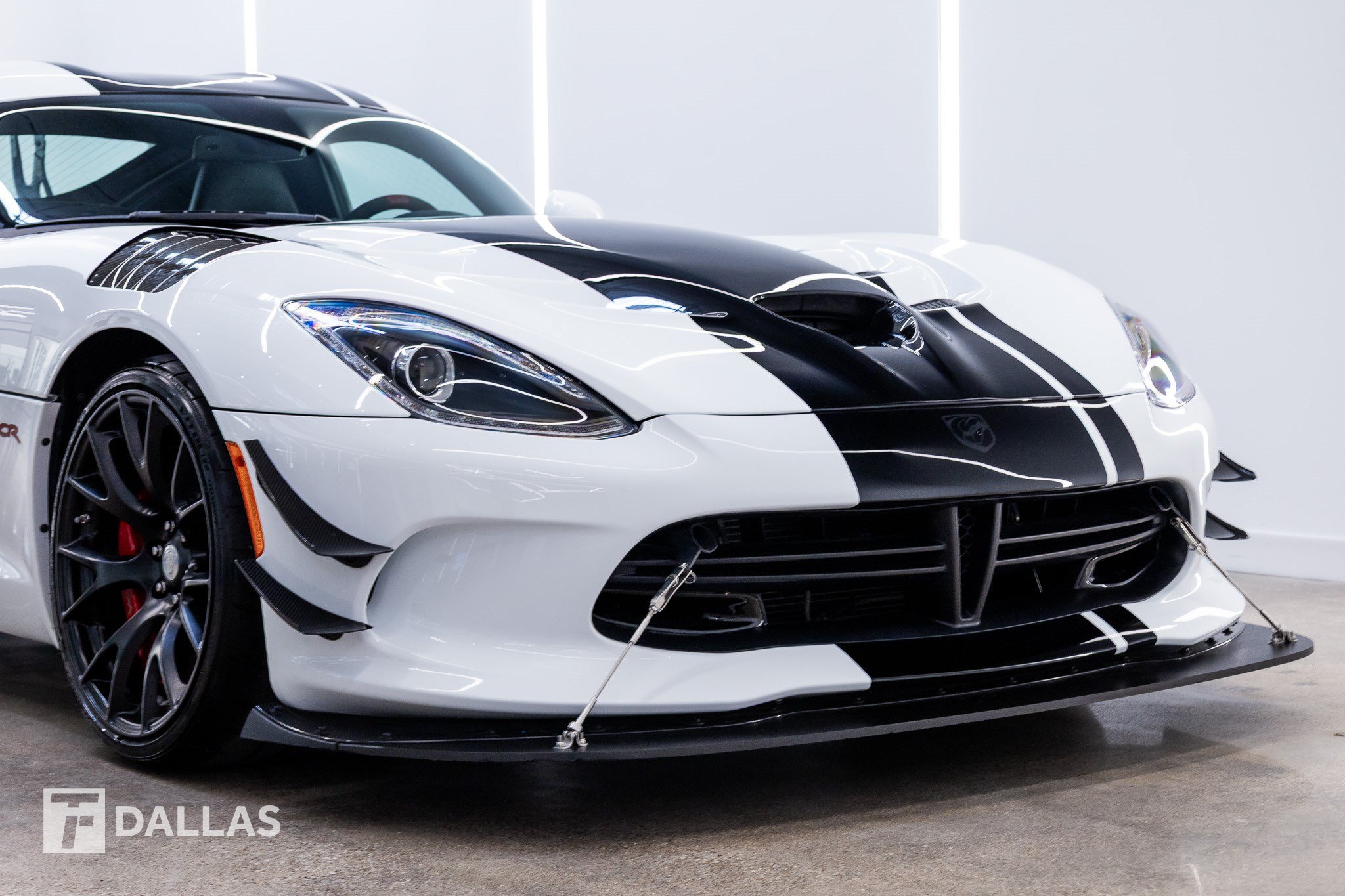 Used 2017 Dodge Viper ACR w/ Extreme Aero Package RWD image 19