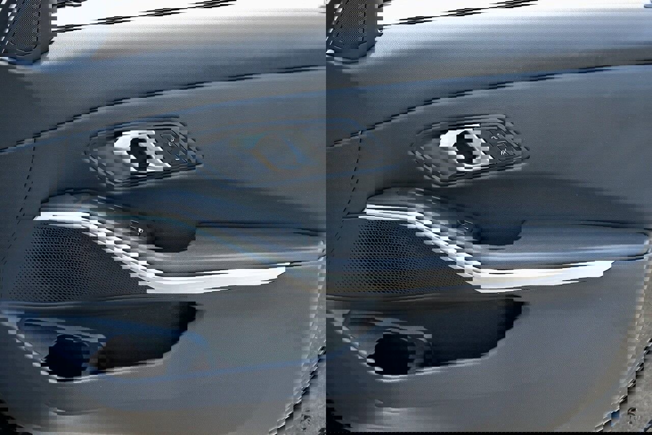 Used 2024 BMW 330i Sedan image 18