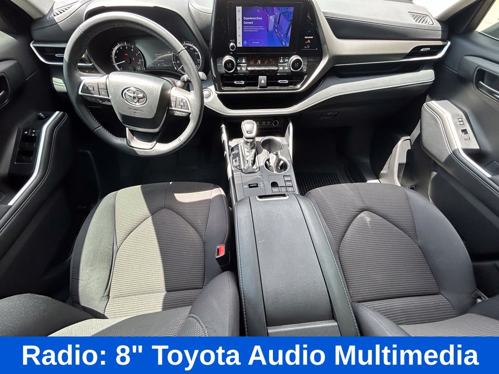 Used 2024 Toyota Highlander LE FWD image 11