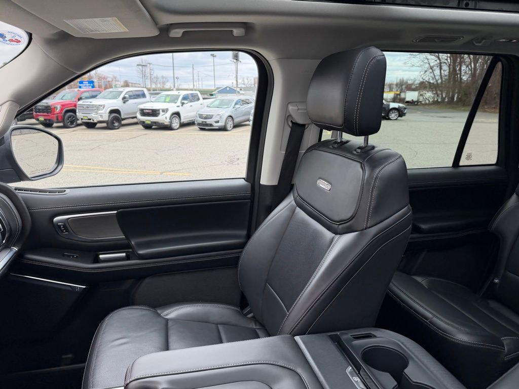 Used 2025 Ford Expedition Max Platinum AWD/4WD image 28