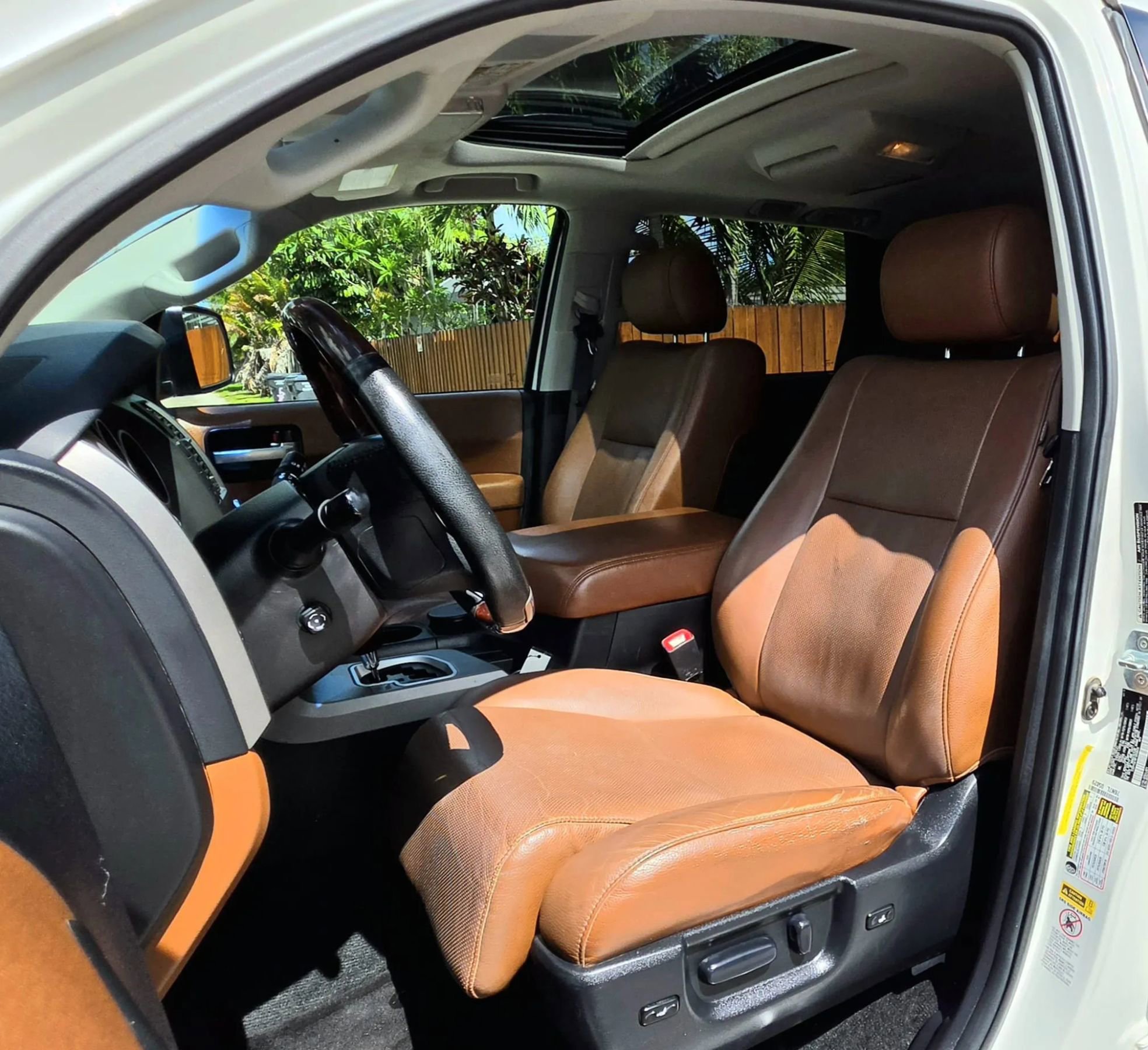 Used 2015 Toyota Sequoia Platinum RWD image 4