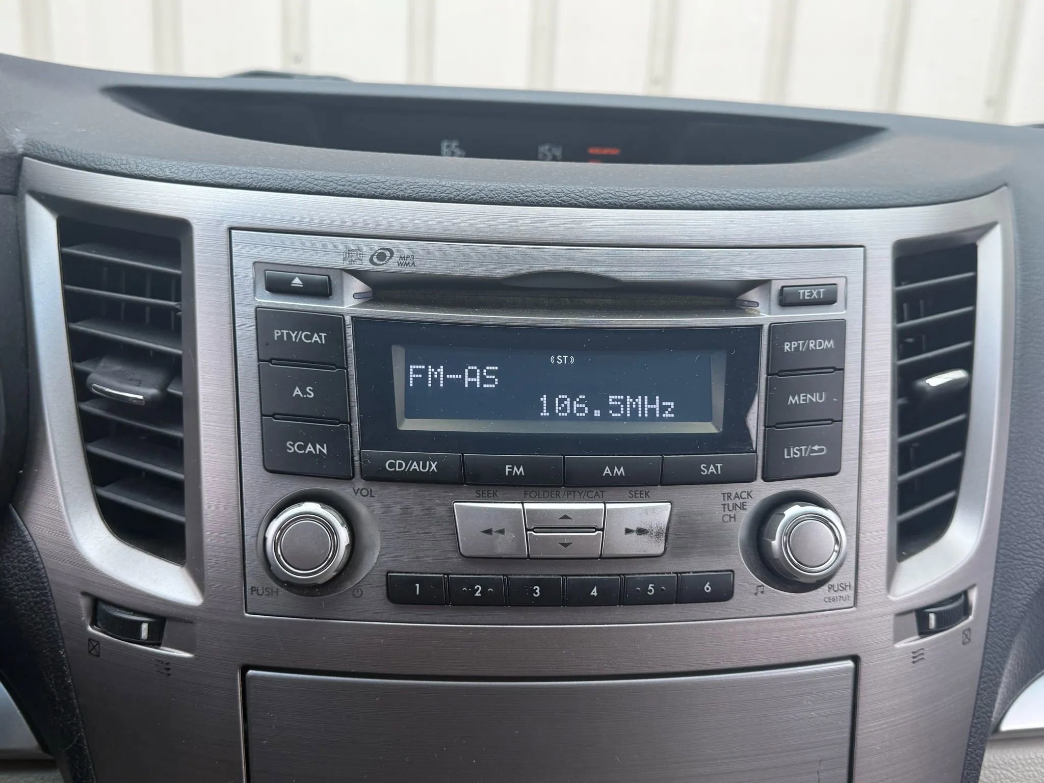 Used 2013 Subaru Outback 2.5i Premium image 25