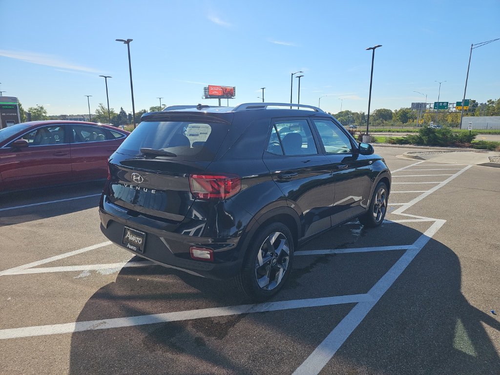 New 2026 Hyundai Venue SEL FWD image 5