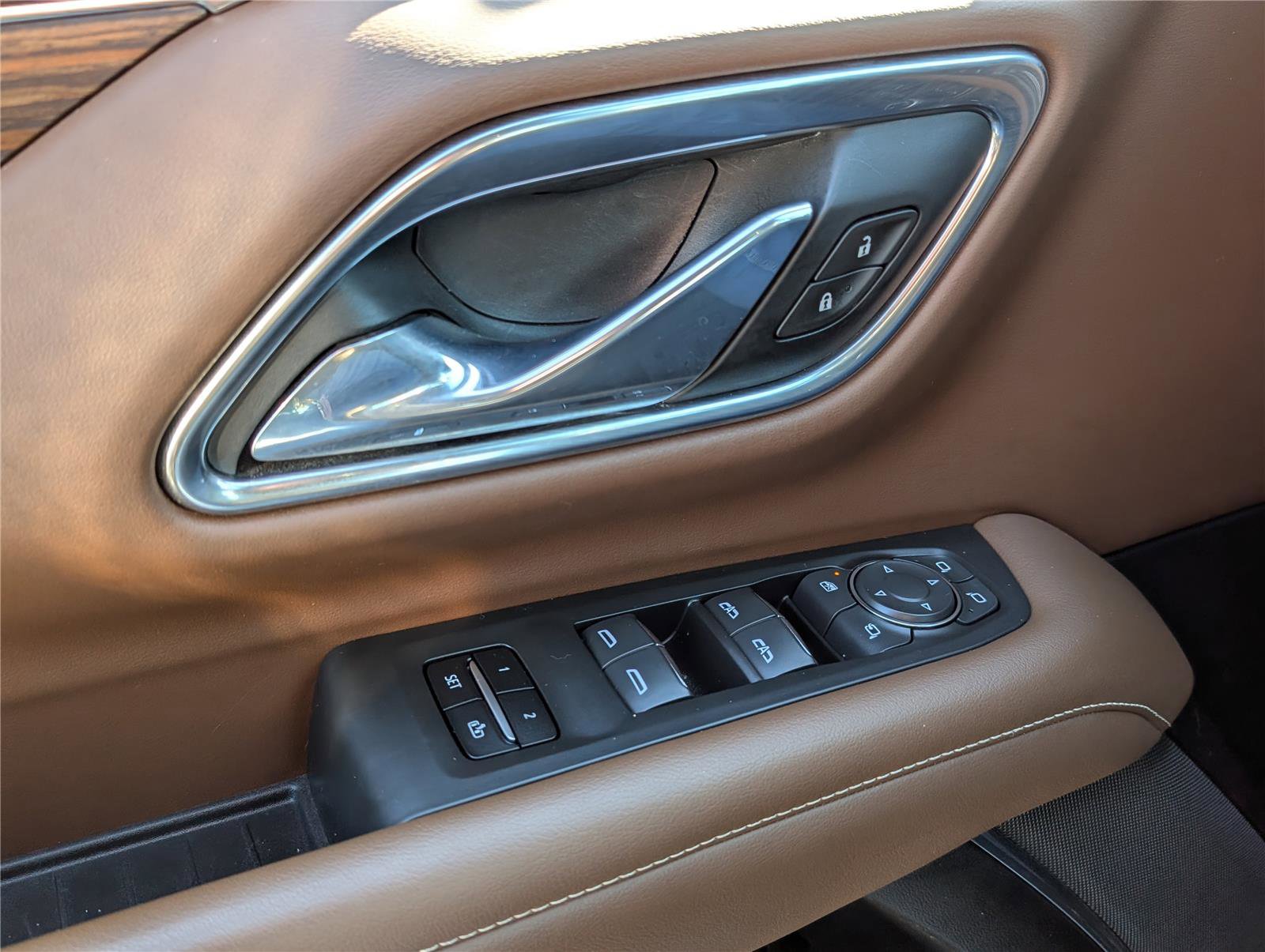 Used 2021 Chevrolet Suburban High Country w/ Premium Package image 22