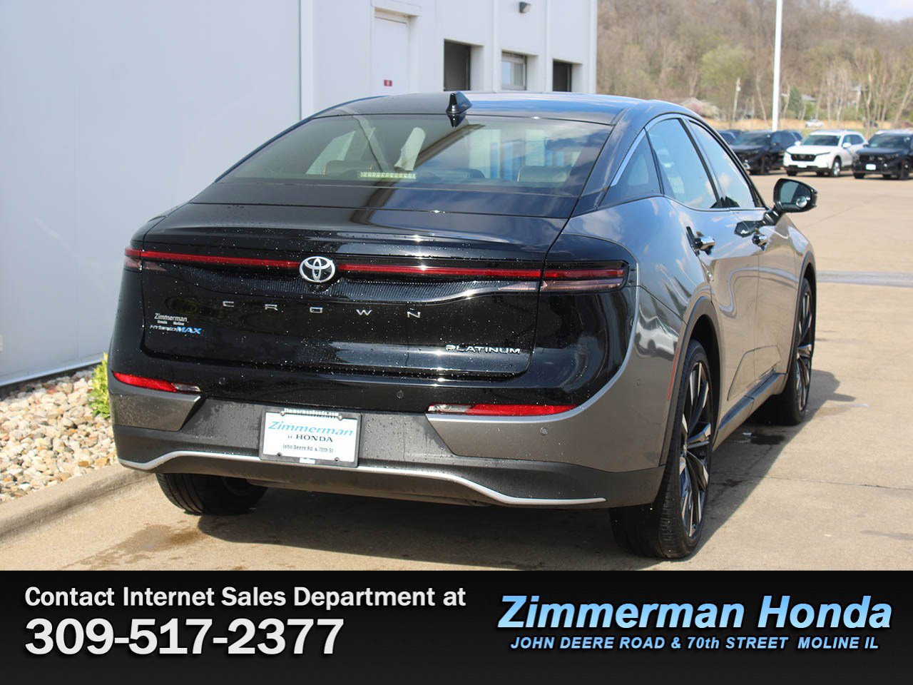 Used 2023 Toyota Crown Platinum AWD/4WD image 2